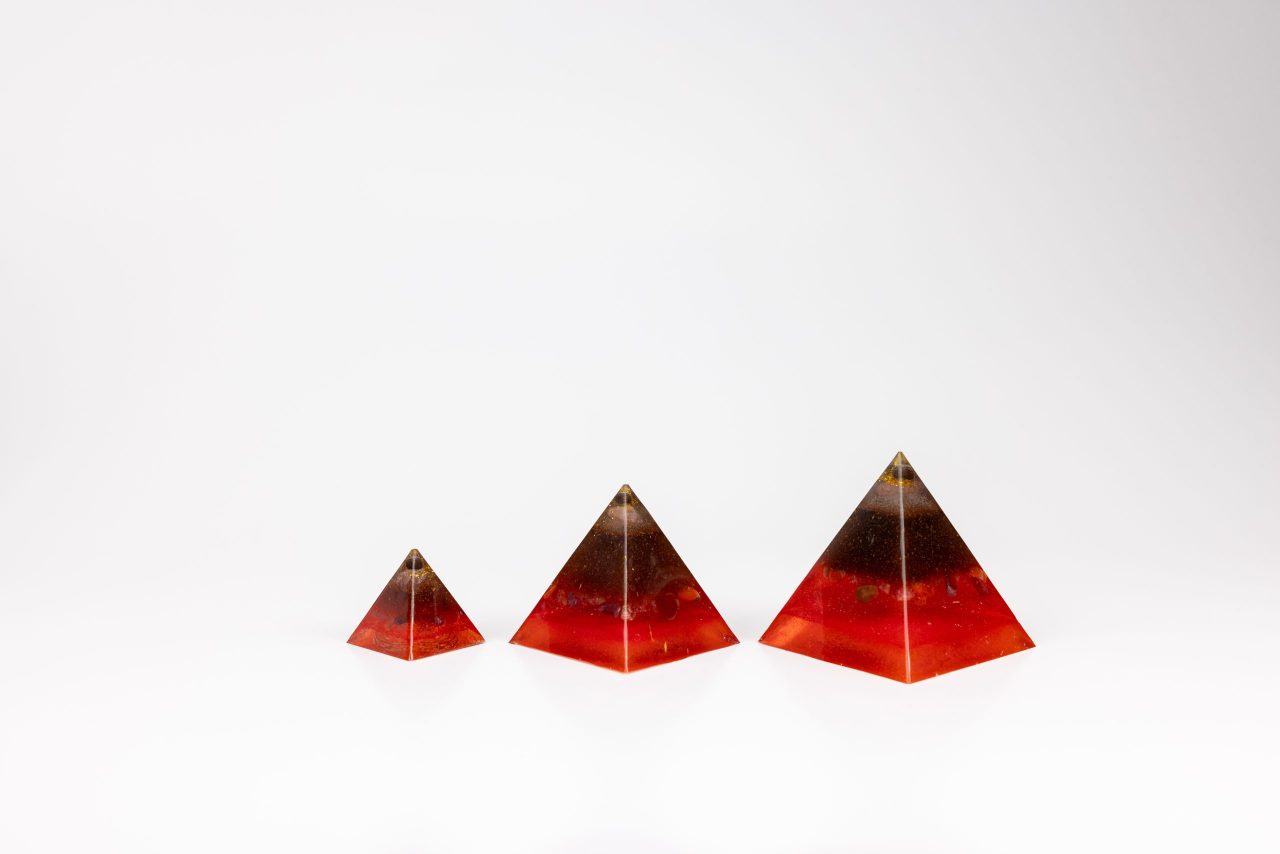 Red Zambala Pyramid medium, 49.7g, RZ 91