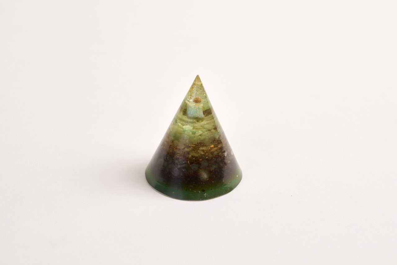 Green Zambala Pyramid cone rounded, 94.75g, GZ 58